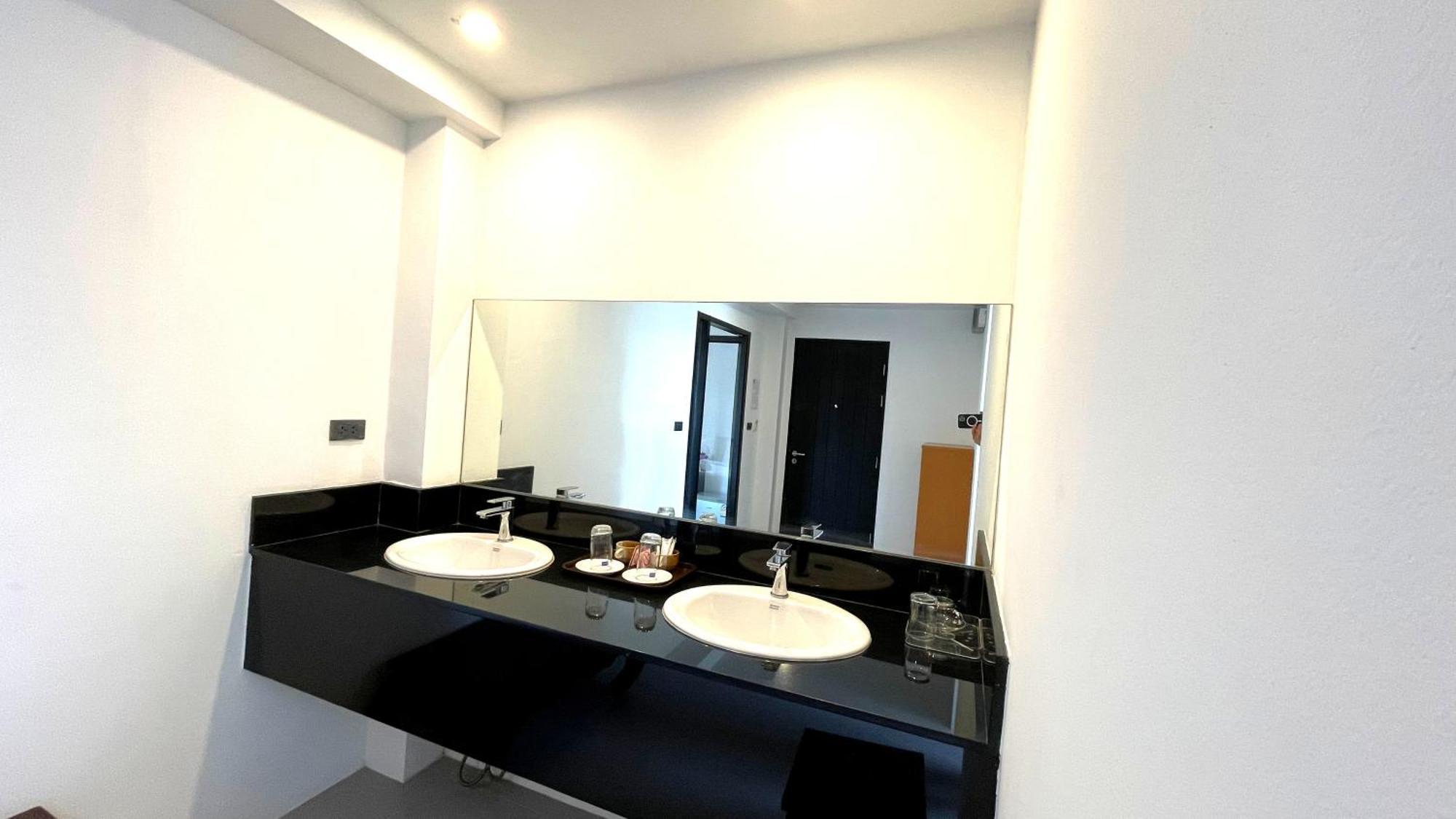 Rockstar Beach Apartments Bang Rak Beach  Eksteriør bilde